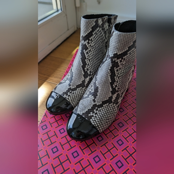 Tory Burch animal print ankle boots - Picture 7 of 14